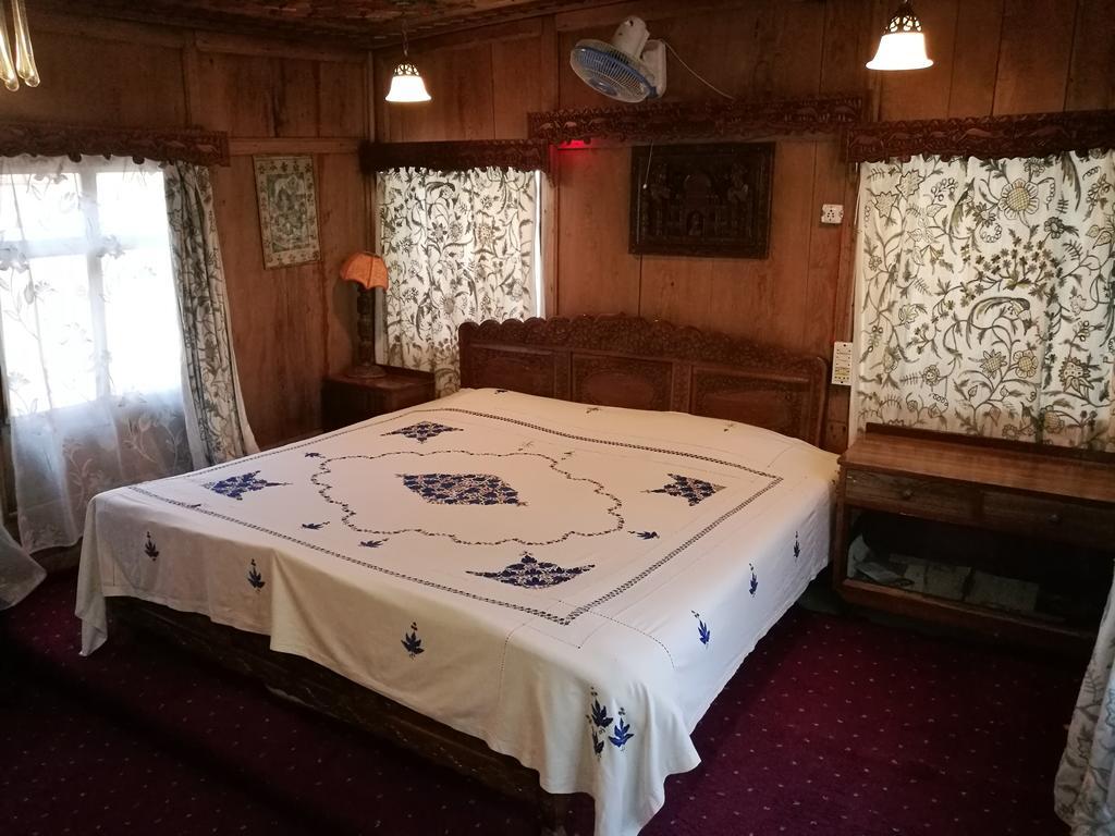 House Boat Hardy Palace Srinagar  Ngoại thất bức ảnh